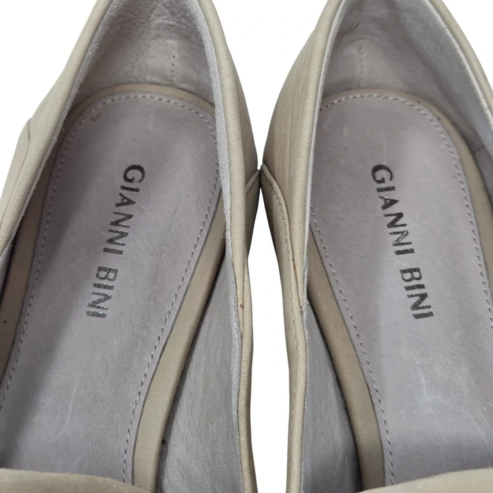Gianni Bini Womens Tan Beige Leather Square Toe Loafer Flats Size 8M Accents